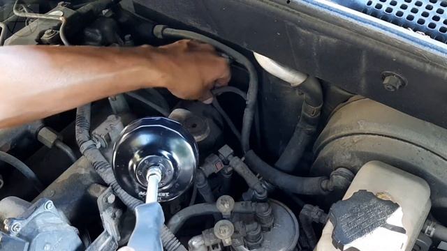 Parte 4/ Cómo cambiar filtro y aceite /SSANGYONG ACTYON/D/D20 смотреть онлайн