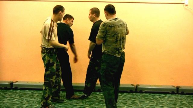 Упражнение на координацию: защита, удары против группы смотреть онлайн