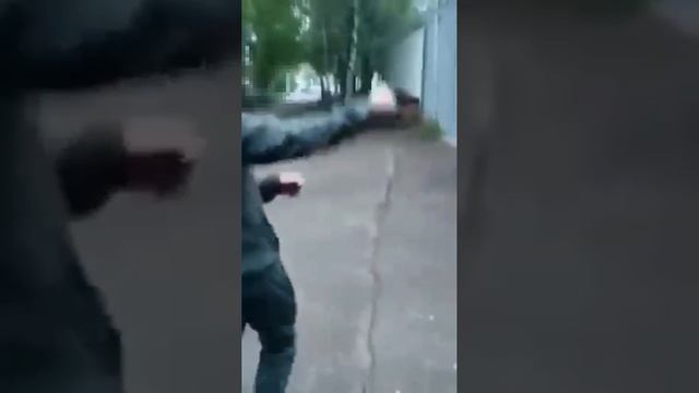 Двое россиян бросили гранату на территорию отделения полиции и назвали это «челленджем» «Челлендж» смотреть онлайн