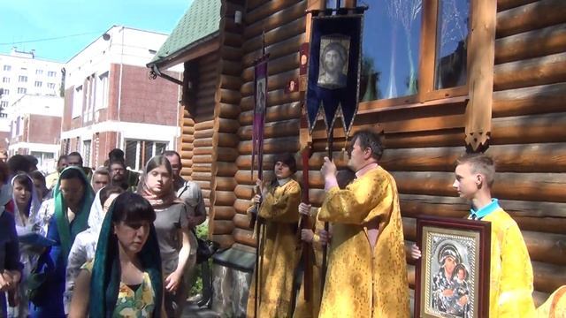 Крестный ход на Престольный праздник в храме равноап. Константина и Елены 03.06.2018 часть 1 смотреть онлайн