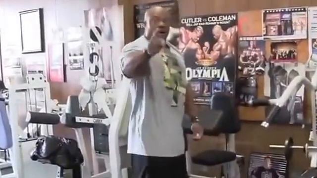 Фил Хит (Phil Heath) - Интенсивная тренировка дельт !!! смотреть онлайн