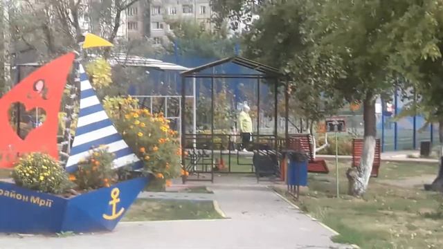 Кривой Рог Цветочные клумбы микрорайон Мечта Кривой Рог. смотреть онлайн