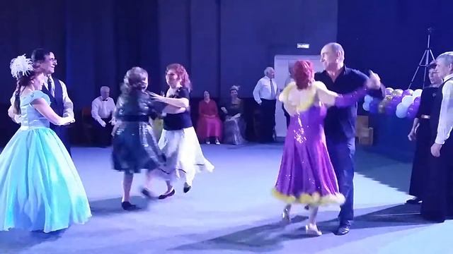 TRIPLET GALOP QUADRILLE