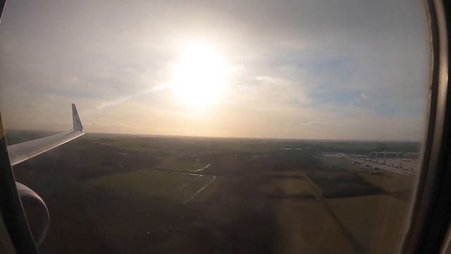 RYANAIR B737-800 Landing in London-Stansted Airport (STN) | RW22 - Window View | #Commuting ? смотреть онлайн