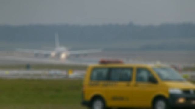 Russian Federation Ilyushin IL-96-300 [RA-96012] landing & takeoff at Zurich Airport смотреть онлайн