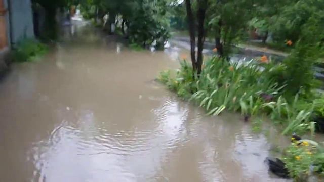 Майкоп. Асвальтирование перекрёстка. Отремонтировали..... смотреть онлайн