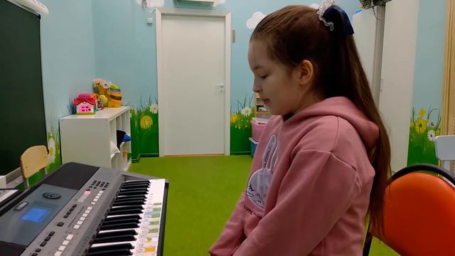 Soft Mozart Academy: Милена (8), звукоряды от нот ДО, РЕ, МИ, ФА под метроном смотреть онлайн