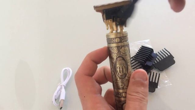 UNBOXING MAQUINA T9 TRIMMER VINTAGE É BOA PARA CORTAR CABELO E BARBA? смотреть онлайн