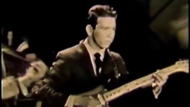 Buddy Merrill plays "Why Do Fools Fall In Love" on his Fender Stratocaster смотреть онлайн