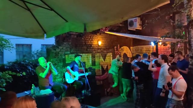 Спирин, Кежватов. Акустика - "I believe in miracles" (Ramones). Мотыга и Йети, Москва 10.07.2020 смотреть онлайн