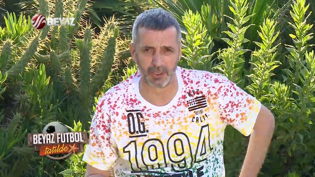 Ortaya Karışık Komik - 1 [Beyaz Futbol Tatilde 2 Tem] смотреть онлайн