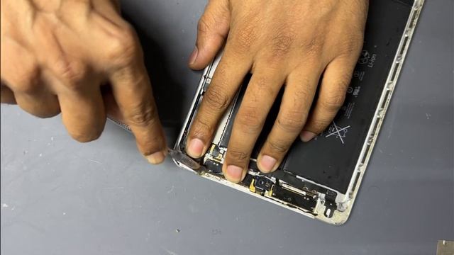 iPad Mini 3 A1600 Tech screen Replacement смотреть онлайн