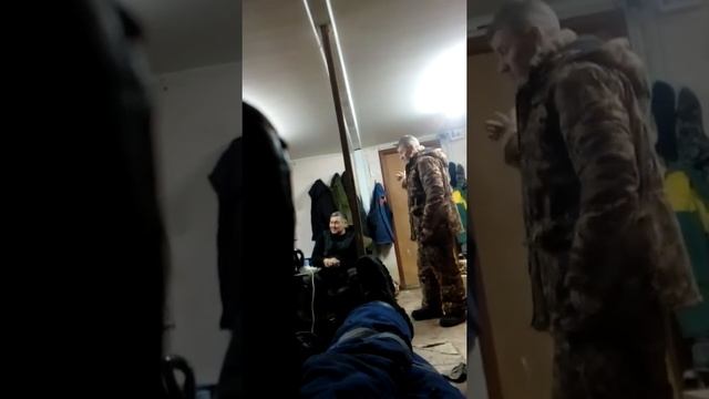 Чудо крановой. Показывает команды. Он пьяный. город Пенза смотреть онлайн