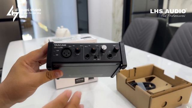 Mở Hộp Soundcard TASCAM US 1x2HR Của Mỹ Cho Nhu Cầu Thu Âm, Mix Nhạc, Livestream, Podcast Chất Lượn смотреть онлайн