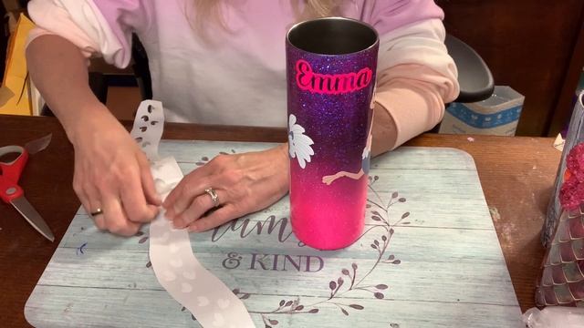 Ombre glitter tumbler with UV changing foot prints смотреть онлайн
