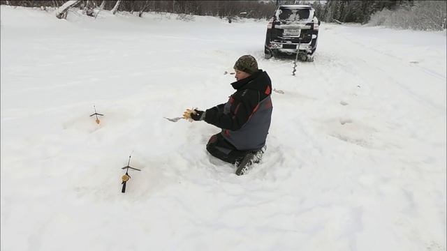 ЛЮБИМОЕ ДЕЛО НА ЗИМНЕЙ РЫБАЛКЕ РЫБУ ИСКАТЬ)! ДИКИЕ И КЛЁВЫЕ МЕСТА НА ЛЮБИМОЙ ТАЁЖНОЙ РЕКЕ ЕТЫ-ПУР! смотреть онлайн