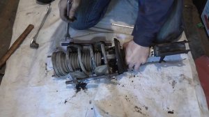 Замена передних стоек, пружин и опор на ford fiesta 6