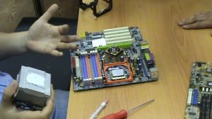 Нанесение термопасты и установка радиатора