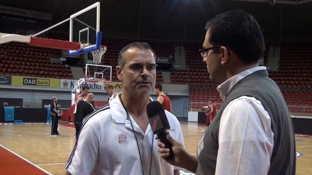 Salman Mitha interviews Dirk Bauermann, Head Coach, FC Bayern Basketball смотреть онлайн