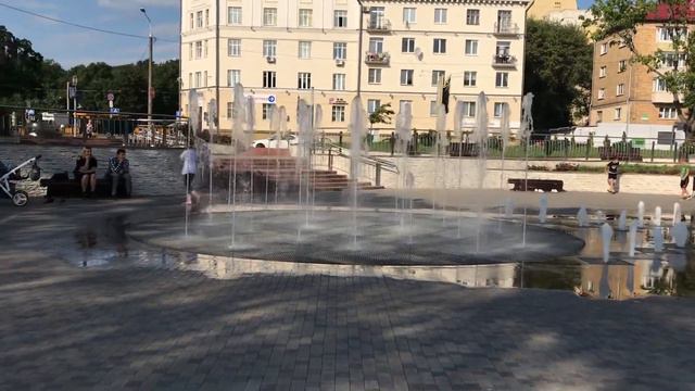 Minsk Belarus, фонтан около улицы Пулихова смотреть онлайн