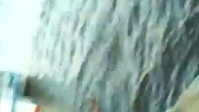 Леха плавает))))