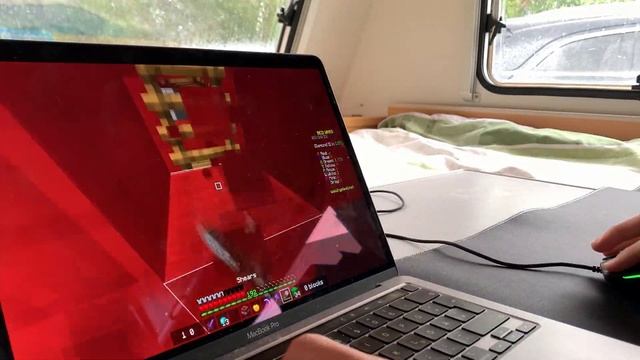 Clutching Bedwars... in a Caravan? смотреть онлайн