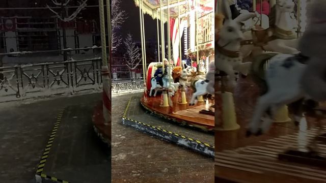 На детской карусели смотреть онлайн