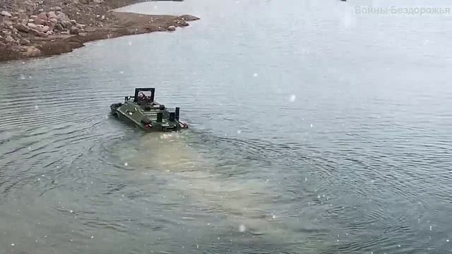 БРДМ с дизелем HINO на воде. смотреть онлайн