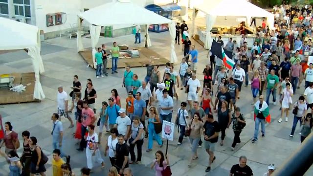 1.Протестите в Пловдив с/у кабинета Орешарски 16.06.2013г смотреть онлайн