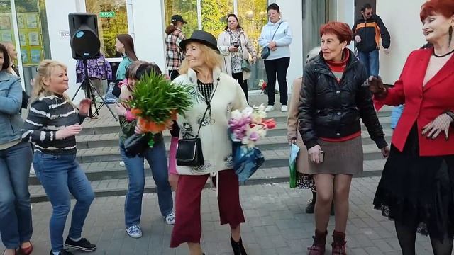 НЕПРЕВЗОЙДЁННАЯ СВЕТЛАНА...на танцполе...?❤️???...1.05.2023г. смотреть онлайн