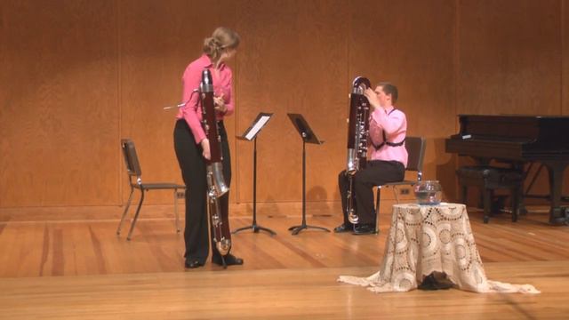 John Steinmetz, Fish Phase (1975) for 2 contrabassoons and goldfish смотреть онлайн
