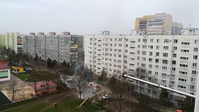В Майкопе сгорело ателье "Пуговка" (27.03.2018) смотреть онлайн