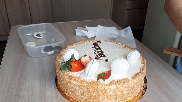 ?Как украсить торт клубникой!???/Cake decoration with strawberries and macaroons!!!#влогдомохозяйки смотреть онлайн