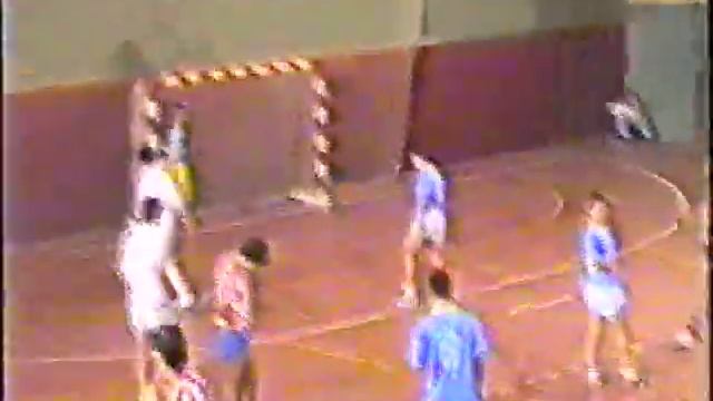 88-89 ADEMAR (SENIOR) - AT. MADRID (JUVENIL) (III TROFEO RENAULT A.V. GCíA.) смотреть онлайн