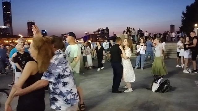 Как жаль, но ты сегодня не со мной. Уличные танцы. Плотинка, Екатеринбург смотреть онлайн
