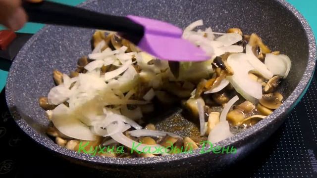 Салат с куриной грудкой грибами и корейской морковью/ Очень вкусный салат. смотреть онлайн