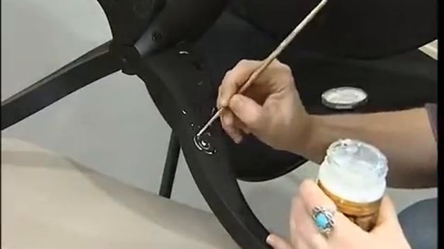 Декор столика при помощи потали и трафаретов смотреть онлайн