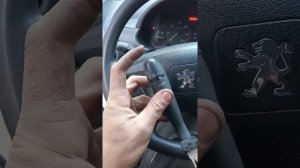 Замена подрулевого переключателя поворотов Пежо партнер 2005 года 1.9.