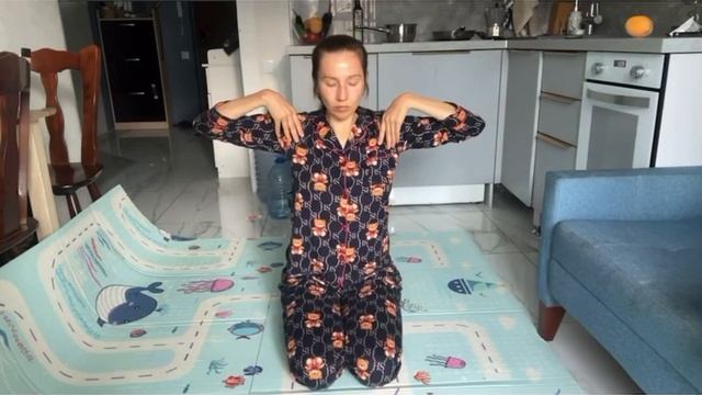 Изнутри меня во время занятий кундалини йогой струится свет. И его видно. смотреть онлайн