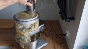 Tarcie ziemniaków robotem kuchennym BOSCH MUM58364