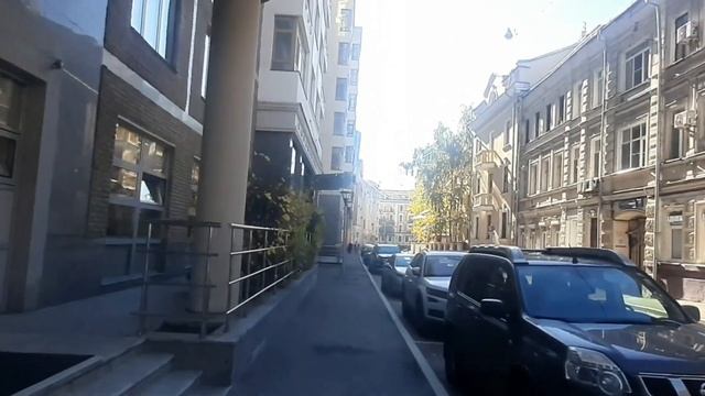 Прогулки по Москве. Свободная прогулка по Филипповскому переулку в поисках ключа удачи? смотреть онлайн