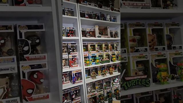 Freddy Funko Cyber Monday All-inclusives Mystery Box - Funko Europe смотреть онлайн