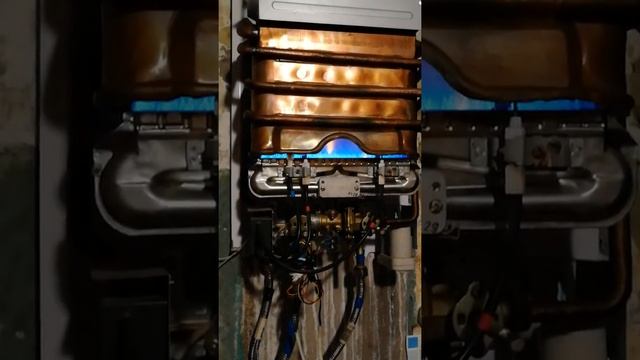 Ошибки газовой колонки е0, е01, е02, е04. В основном все ошибки решает замена батарейки на хорошую. смотреть онлайн