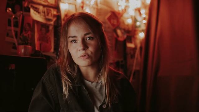 КАК НАУЧИТЬСЯ ПОЗИРОВАТЬ? КАК НЕ ВЫГЛЯДЕТЬ НА ФОТО ГЛУПО? ОБСУЖДАЮ ПОПУЛЯРНЫЕ СТРАХИ В ЭТОМ ВИДЕО смотреть онлайн