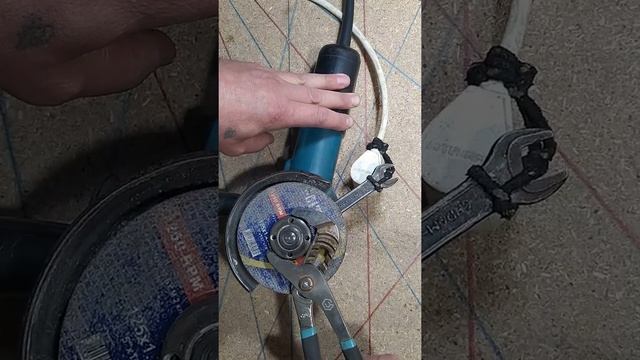 КАК ЛЕГКО РАЗКРУТИТЬ ЗАЖАТЫЙ ДИСК НА БОЛГАРКЕ смотреть онлайн