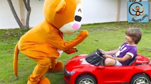 Дети и машина. Красная машинка застряла. Милан и Обезьяна не поделили бананы. Манкиту Kids Show