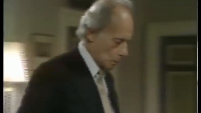 Yes Prime Minister - Salami Tactics and Nuclear Deterrent смотреть онлайн