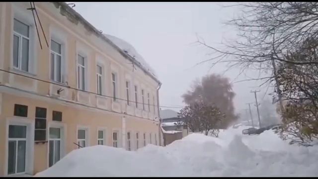 Саратовская область г. Вольск, февраль 2022 год. Средняя школа №16 ждет своих учеников. смотреть онлайн