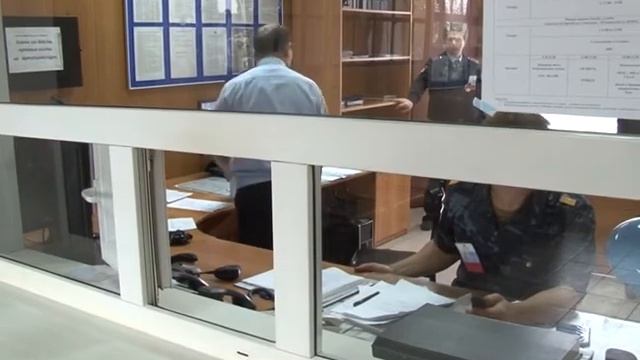 До пятнадцати суток ареста могут получить те, кто вовремя не оплачивает штрафы. смотреть онлайн