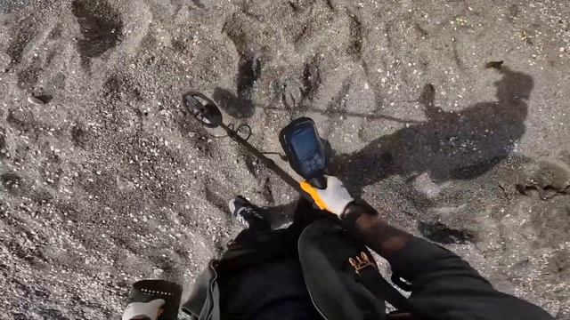 ПЛЯЖНЫЙ КОП - ВЫПУСК №5 - НАБЕРЕЖНАЯ,МОНЕТЫ,РАЗГОВОРЫ #пляжныйпоиск #металлоискатель #пляжныйкоп смотреть онлайн